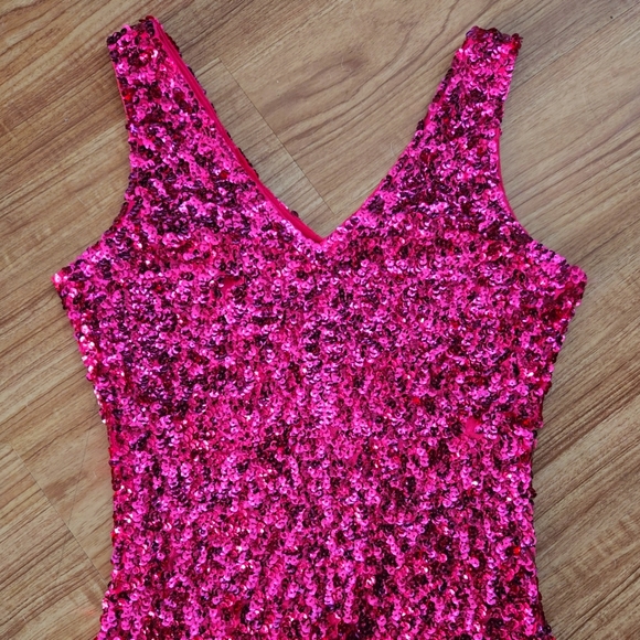 Hot pink sequin wiggle dress - Picture 6 of 6